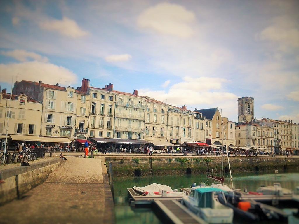 Hotel La Marine, Vieux Port ラ・ロシェル エクステリア 写真