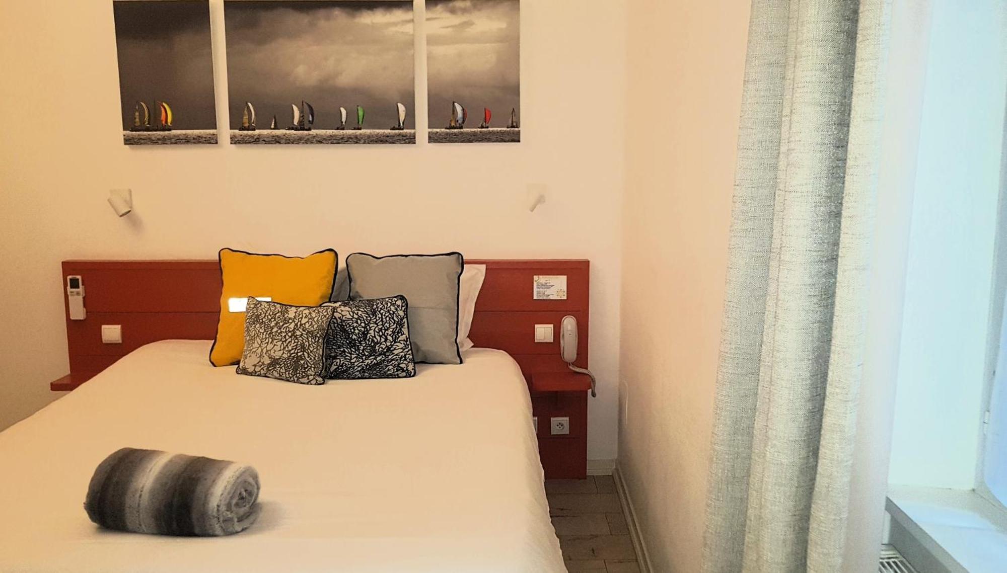 Hotel La Marine, Vieux Port ラ・ロシェル エクステリア 写真