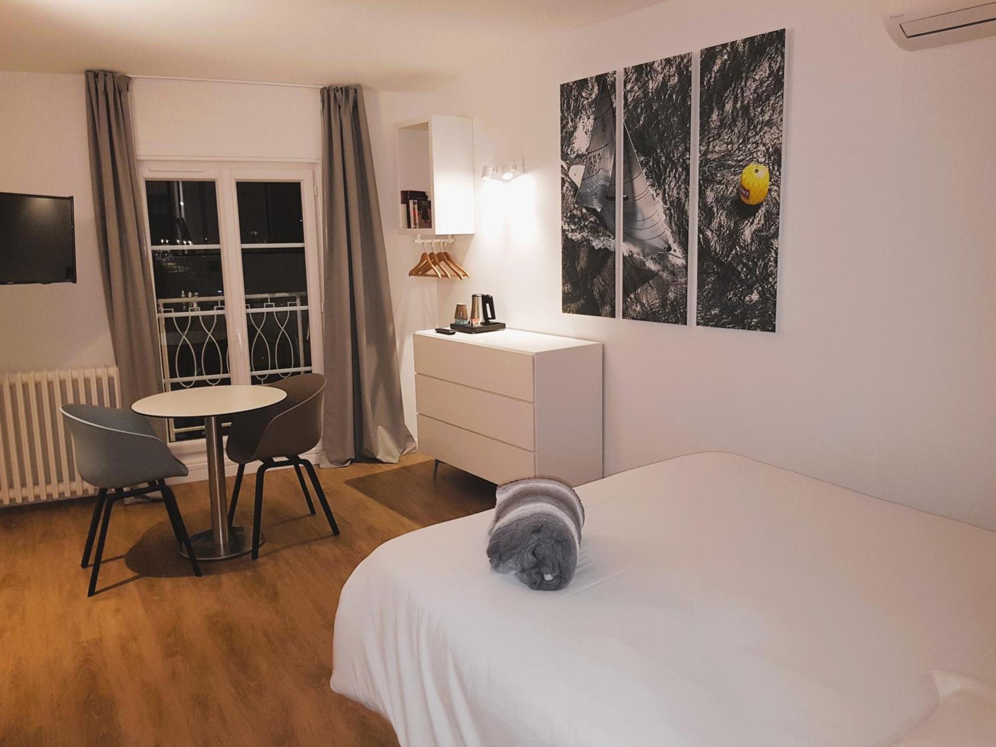 Hotel La Marine, Vieux Port ラ・ロシェル エクステリア 写真