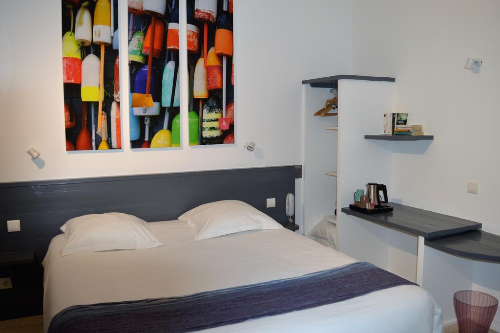 Hotel La Marine, Vieux Port ラ・ロシェル エクステリア 写真